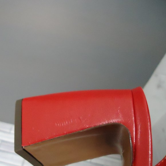 SIZE 37. L'Autrechose Chose crystal buckle leather sandals. - Picture 16 of 16